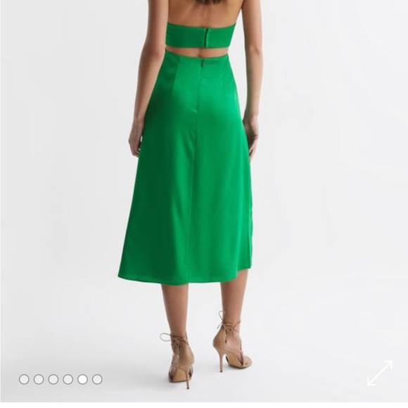 MAIA
FITTED HALTER NECK MIDI DRESS - Picture 3 of 7